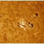Астрофото: огромная группа солнечных пятен ползёт по поверхности нашей звезды