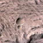Камера для наблюдений за погодой на Марсе помогла обнаружить новый кратер