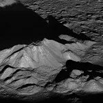 Лучший снимок аппарата LRO – центральный пик кратера Тихо