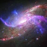 Черная дыра устраивает фейерверк в галактике Messier 106